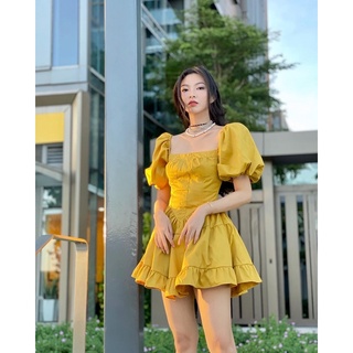 đầm tay phồng vàng
