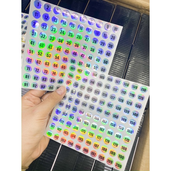 Tem dán số thứ tự từ 1  đến  200