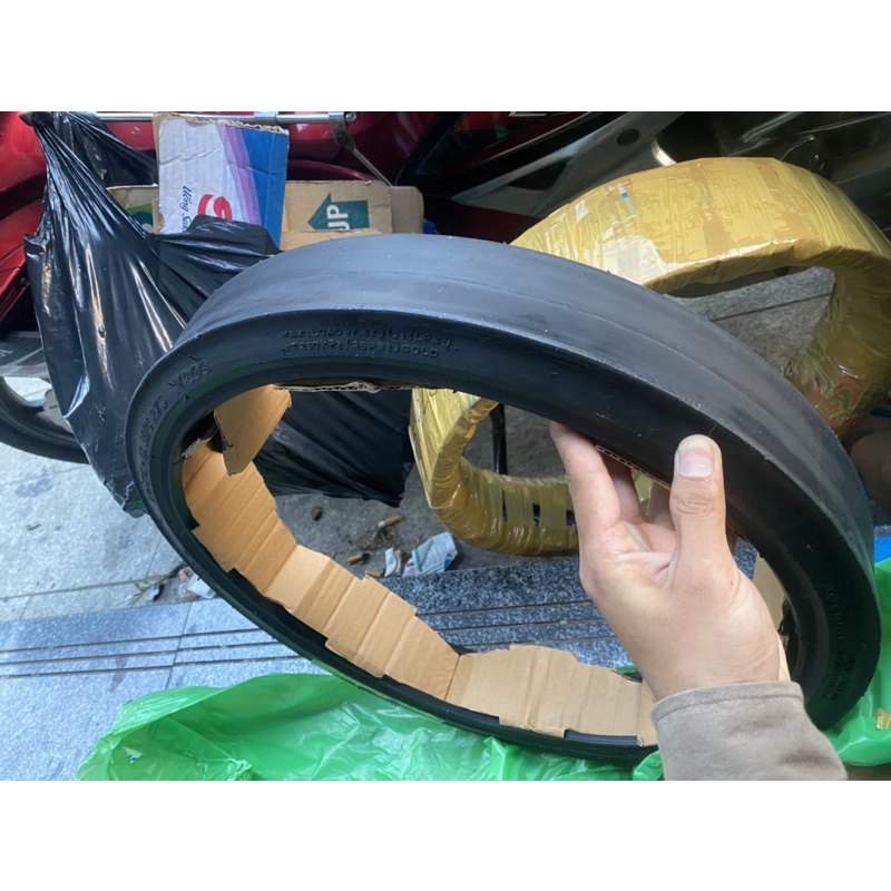 VỎ ĐẦU CHÙA VEE RUBBER VUÔNG 60/75 - 17 THAILAN