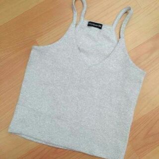 Áo croptop sát nách cổ yếm