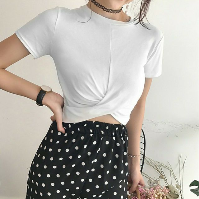 Hàng Sẵn_Áo croptop cổ tròn thiết kế thanh lịch