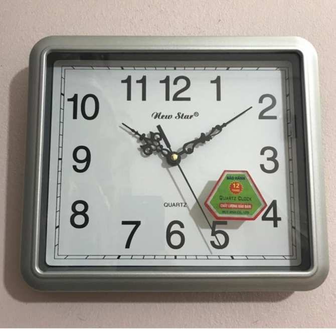 Đồng hồ treo tường Newstar N59 vuông cao cấp (tặng pin panasonic)