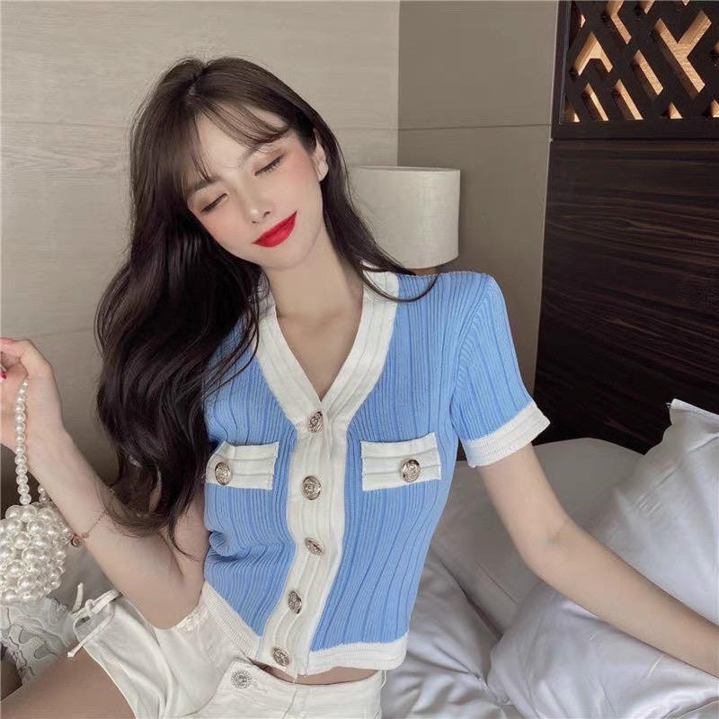 Áo thun gân cổ V viền nút sang chảnh alohashop91