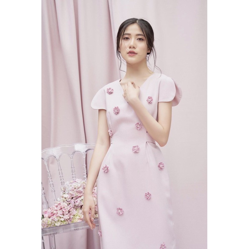 ĐẦM VÁY MINT 1 RẬP THIẾT KẾ DÁNG CHỮ A TAY BƯỚM CỔ TIM THẮT NƠ SAU EO KÈM HOA CÀI