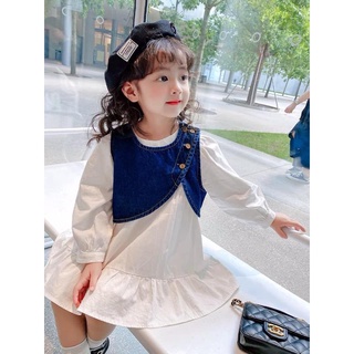 Váy trắng mix áo gile bò bé gái