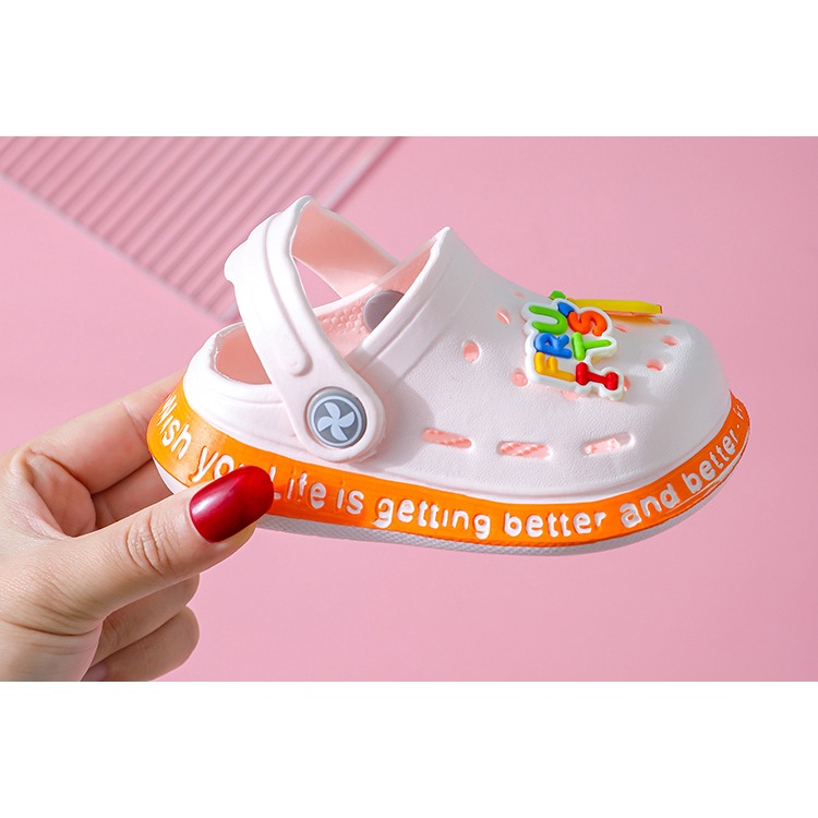 Xăng đan Nhựa EVA Chống Trượt Chống Va Chạm Họa Tiết Hoạt Hình Cho Bé 1-3 Tuổi