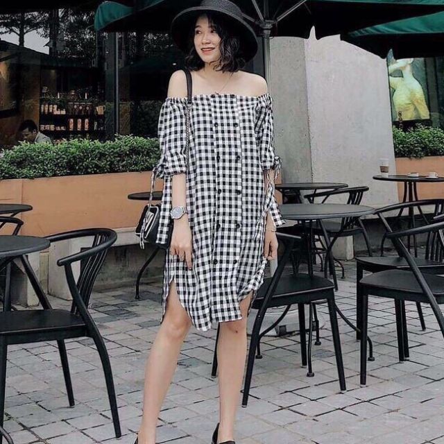 Đầm caro trễ vai tay nơ