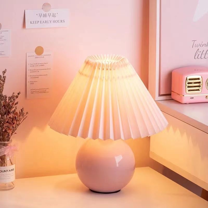 Đèn ngủ để bàn đế bầu gốm chao xếp ly