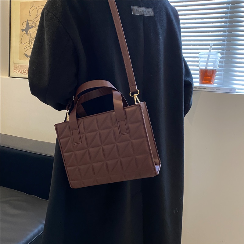 Túi đeo chéo màu trơn thời trang thu đông 2021