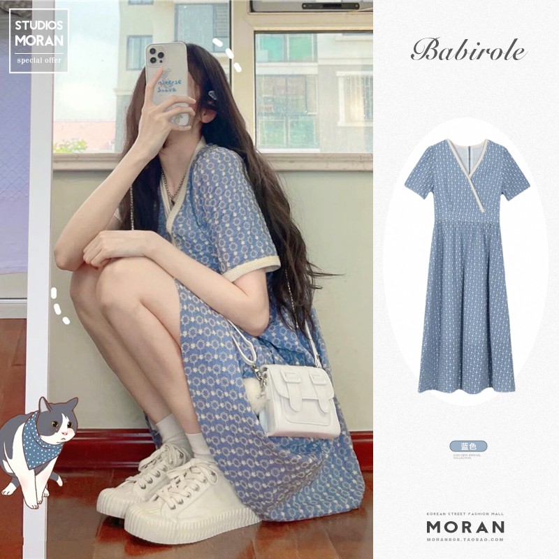 Váy hoa nhỏ Moran màu xanh sữa tươi mát eo nữ mùa hè nữ tính thêu tay áo phồng ngọt ngào