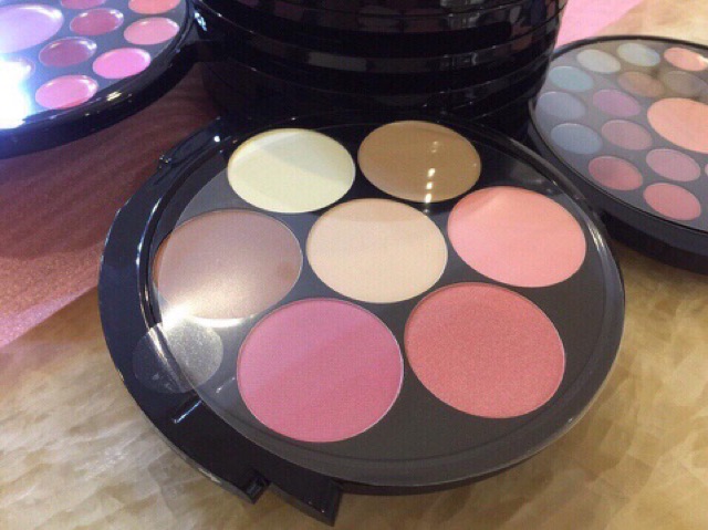 XẢ KHO THU HỒI VỐN_BỘ TRANG ĐIỂM THẦN THÁNH Douglas" của Thế giới  makeup_Hàng Xách Tay Đức_ | BigBuy360 - bigbuy360.vn