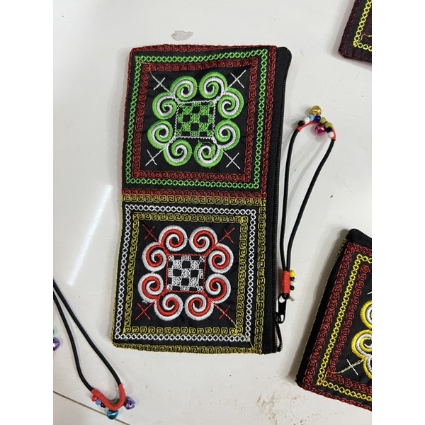 Ví Thổ cẩm thêu cầm tay