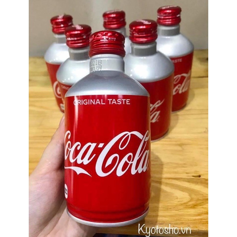 COCA COLA NHẬT LÙN LON NHÔM NẮP VẶN 300ML (date 1/2022)