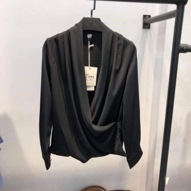 Áo cổ đỗ chéo ngực