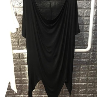 Áo thun unisex cổ đổ xẻ tà