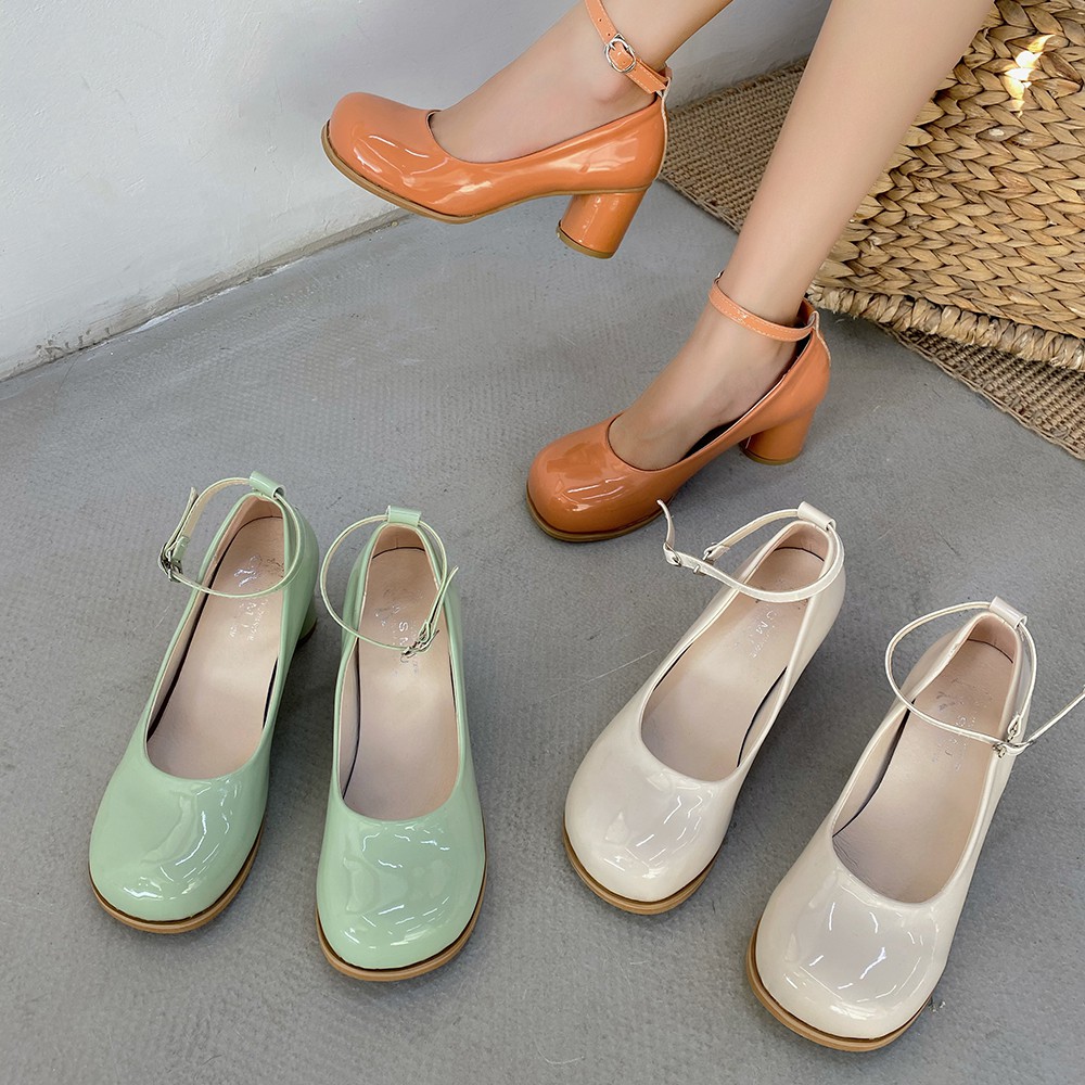 Giày cao gót retro mũi tròn - US343