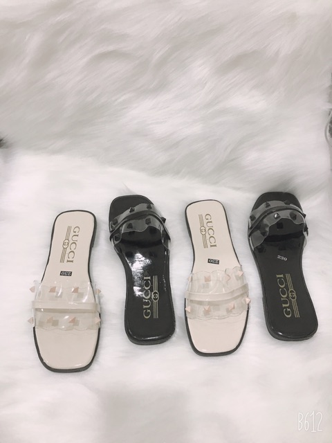 DÉP TRONG QUAI SÓNG TÁN THÁP SIÊU XINH (ẢNH SHOP CHỤP)