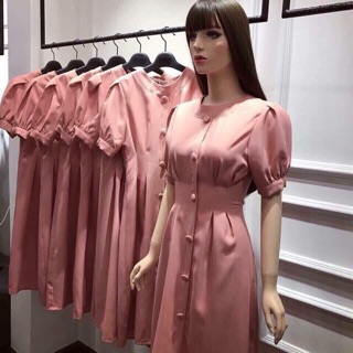 Đầm tay bồng hai màu hồng và đỏ