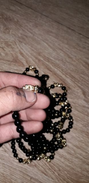 Dây đeo tay bằng đá 4ly và tì hưu bằng kim loại rất đẹp