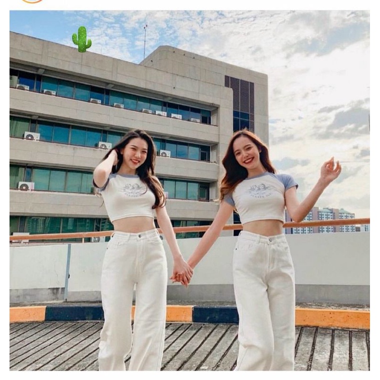 Áo kiểu form croptop in hình tay phối