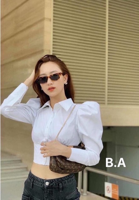 Gv áo sơ mi croptop tay phồng chất lụa mịn