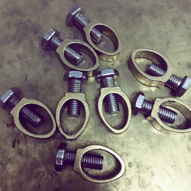 Kẹp siết cáp tiếp địa hình quả trám ốc inox(hàng đẹp chắc chắn ,ốc vặn inox)