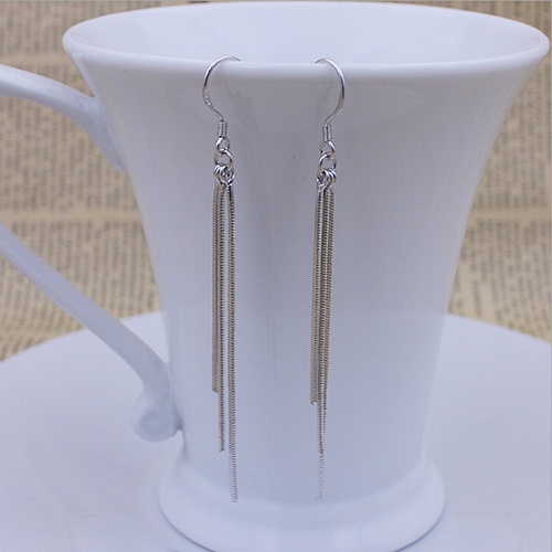 Khuyên tai mạ bạc dạng tua rua thời trang