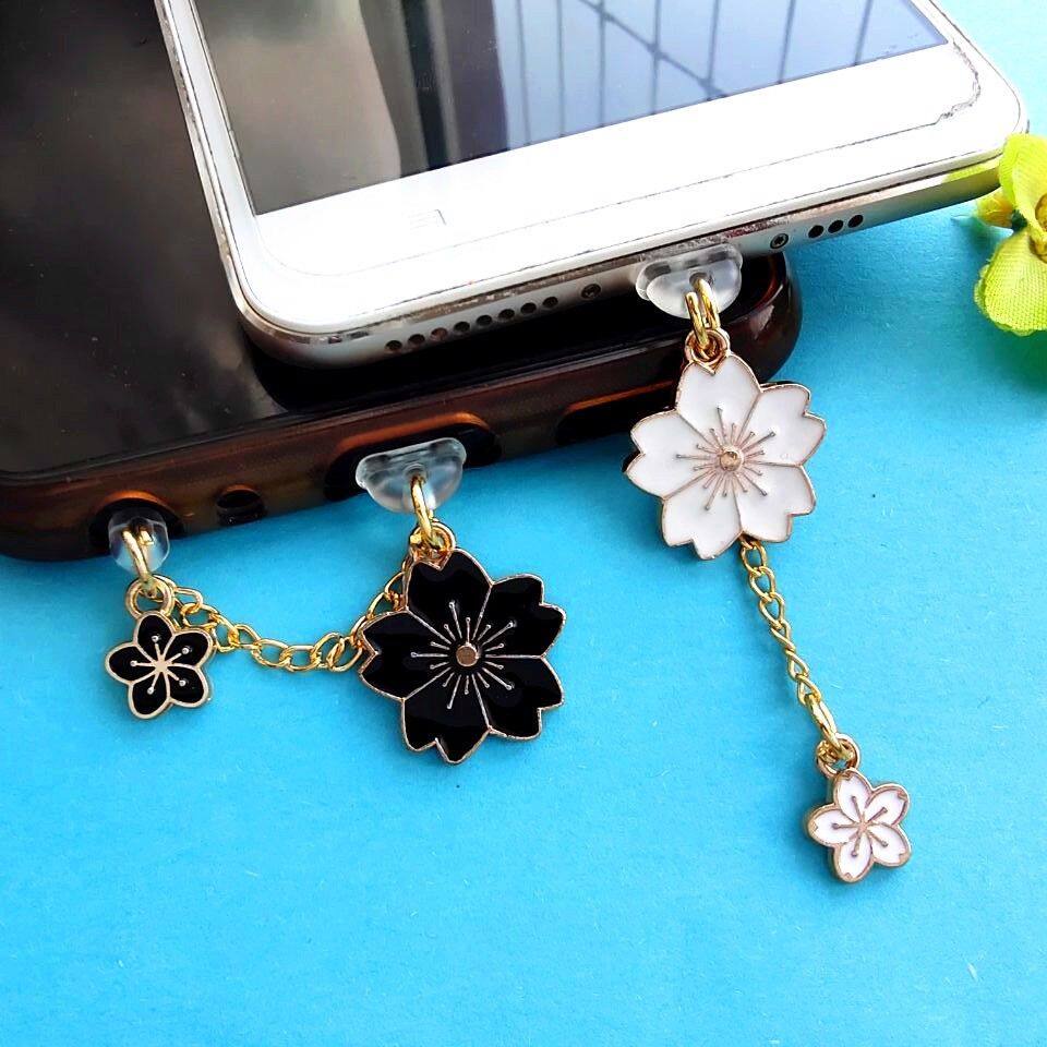 Dây Trang Trí Gắn Lỗ Cắm Sạc Điện Thoại Lỗ Cắm Chống Bụi Hình Hoa Anh Đào Màu Trắng Đen Dành Cho Nam Và Nữ