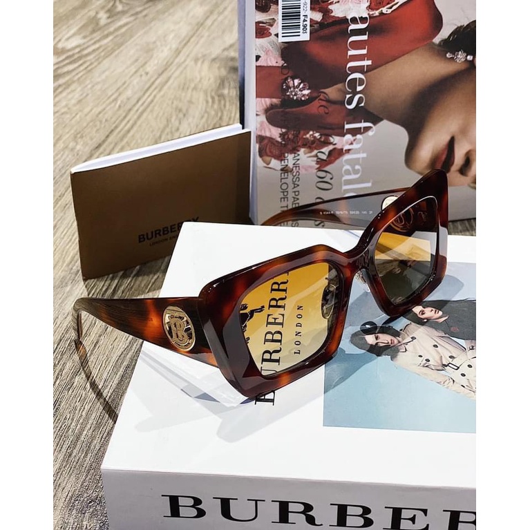 Kính mát Burberry viền havana, mắt nâu BE4344F 3316T3 Daisy