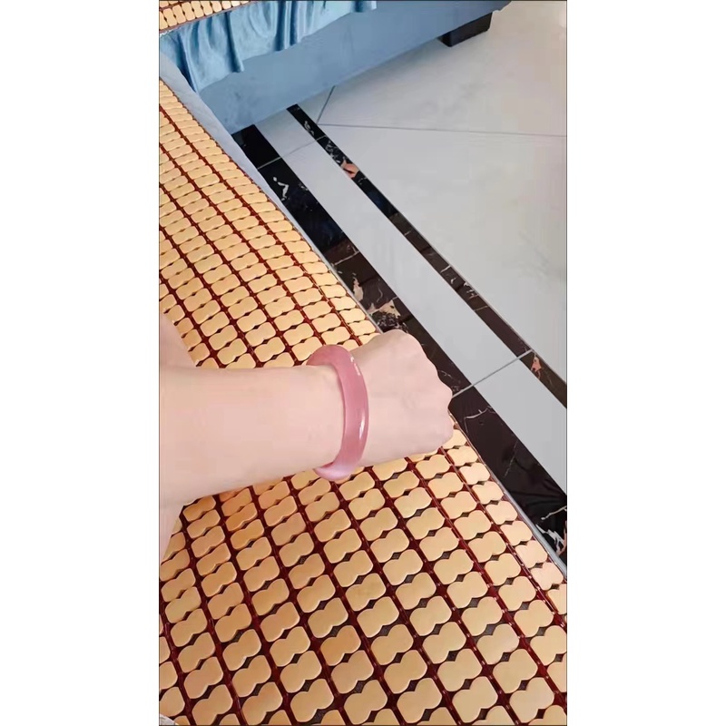 Trang sức đeo tay nữ màu hồng xinh xắn