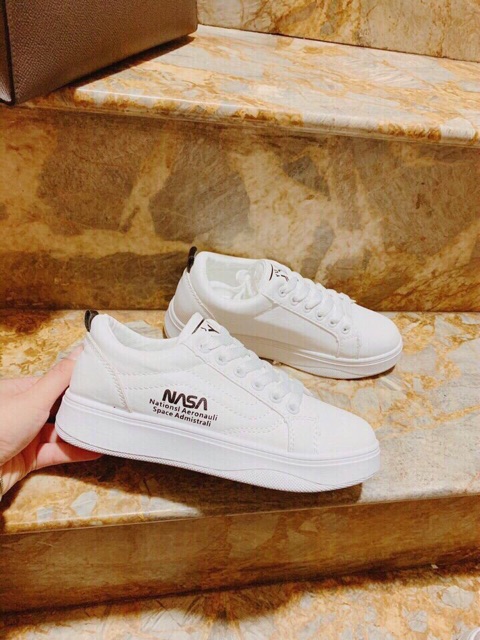 Giày thể thao nasa