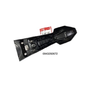 Nhựa nhám dè chắn bùn phía sau trên winner 150 v1 honda