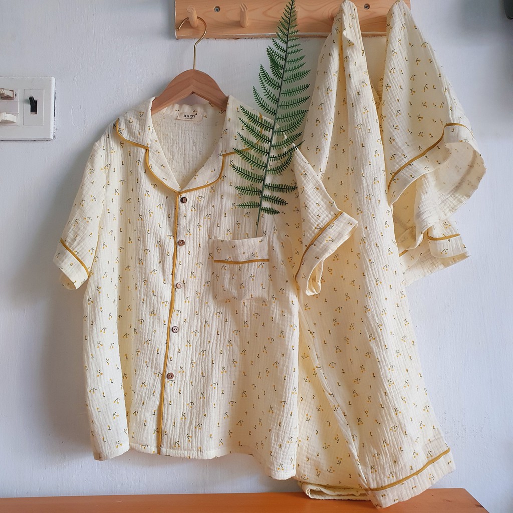 Pyjama Mặc Nhà Xô Muslin Cherry Nhí Nền Kem Xinh Xắn