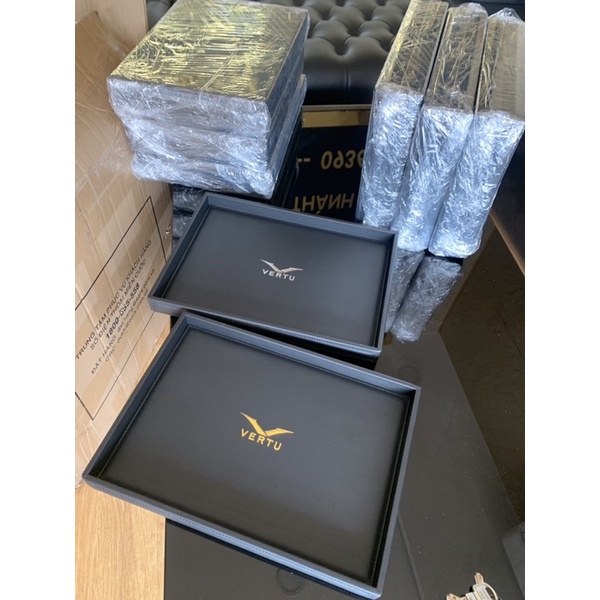 Khay da Vertu chưng bày chụp ảnh