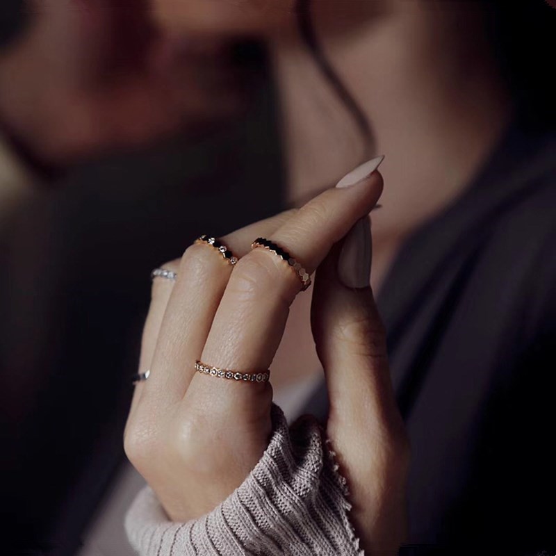 Bộ nhẫn đính hôn kim cương vàng trắng thời trang nữ phong cách hàn quốc