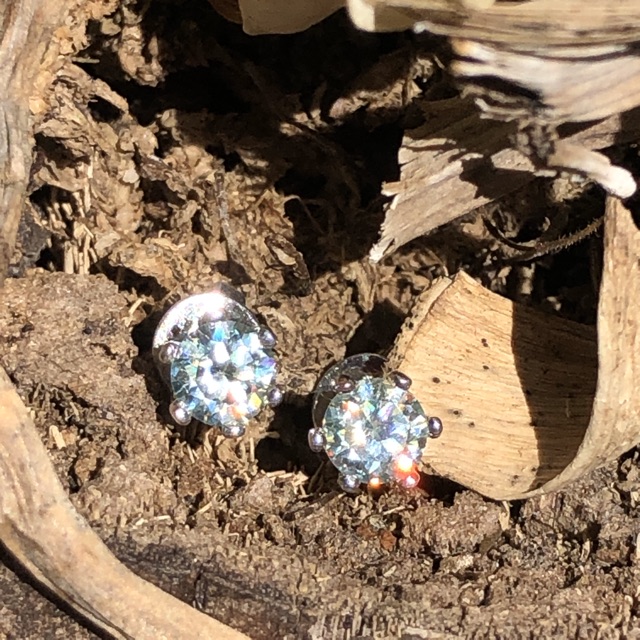 Bông tai Moissanite 4,0 ly xanh dương bạc 925 mạ bạch kim TRẺ TRUNG LẠ MẮT