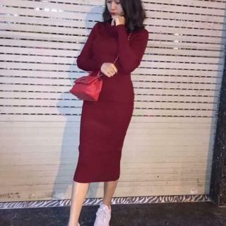 ĐẦM THUN GÂN BODY TAY DÀI