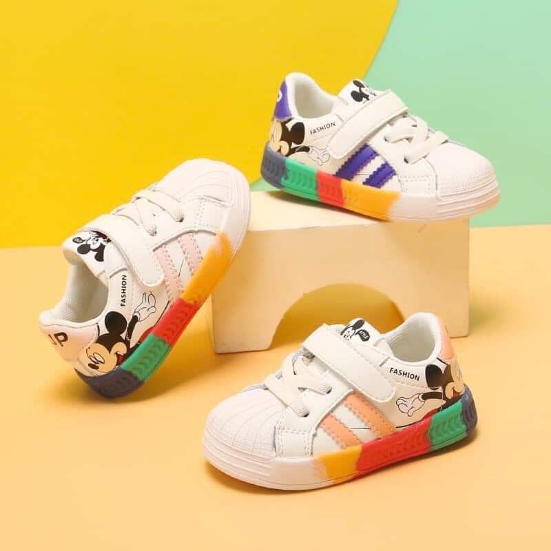 Giày Mickey vẩy sơn cho bé