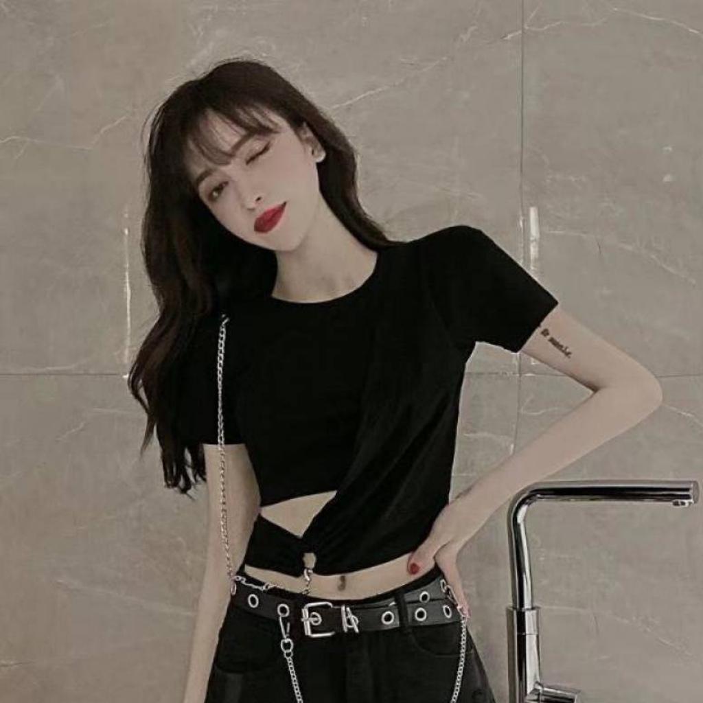 Áo croptop nữ ngắn tay phối khoen kèm xích Xquin, Áo kiểu nữ cổ tròn khoét eo cực tôn dáng