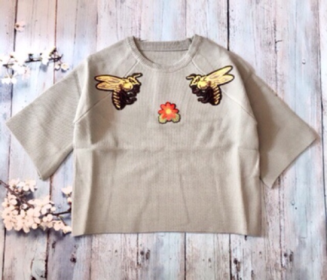 Áo len con ong | BigBuy360 - bigbuy360.vn