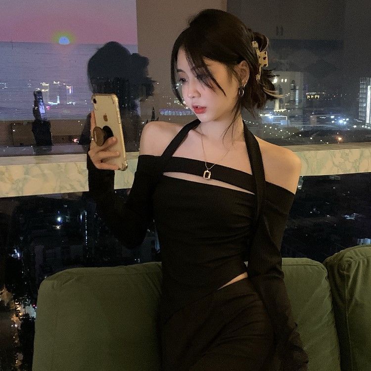 Áo Thun Tay Dài Hở Vai Dáng Ôm Quyến Rũ Cho Nữ