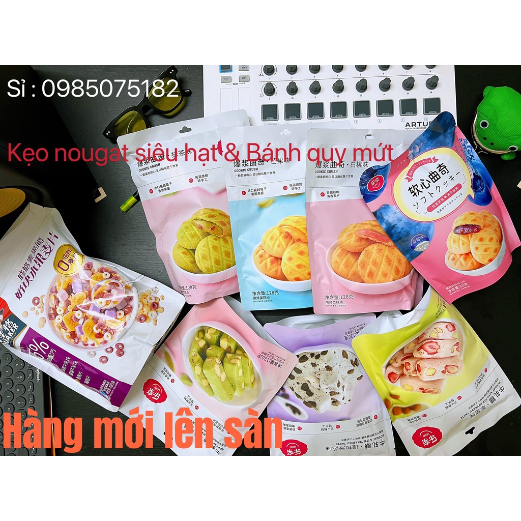 Ngũ cốc QUAKER sữa chua 480g - hoa quả sấy - yến mạch - ăn kiêng ăn sáng tiện lợi