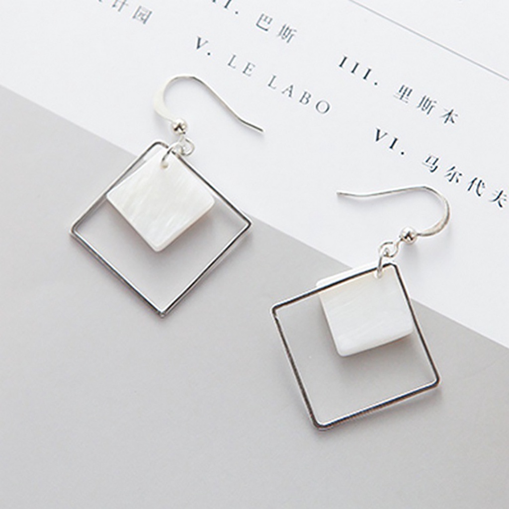 Hoa tai kiểu dáng thời trang độc đáo cho nữ