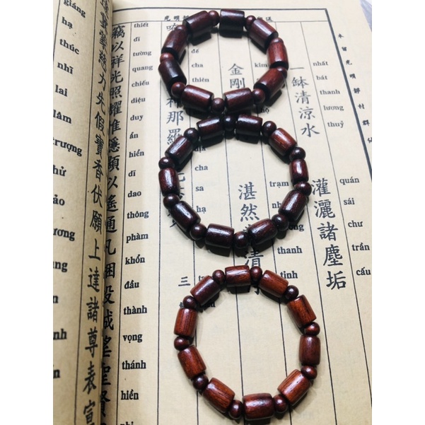 vòng tay trúc gụ