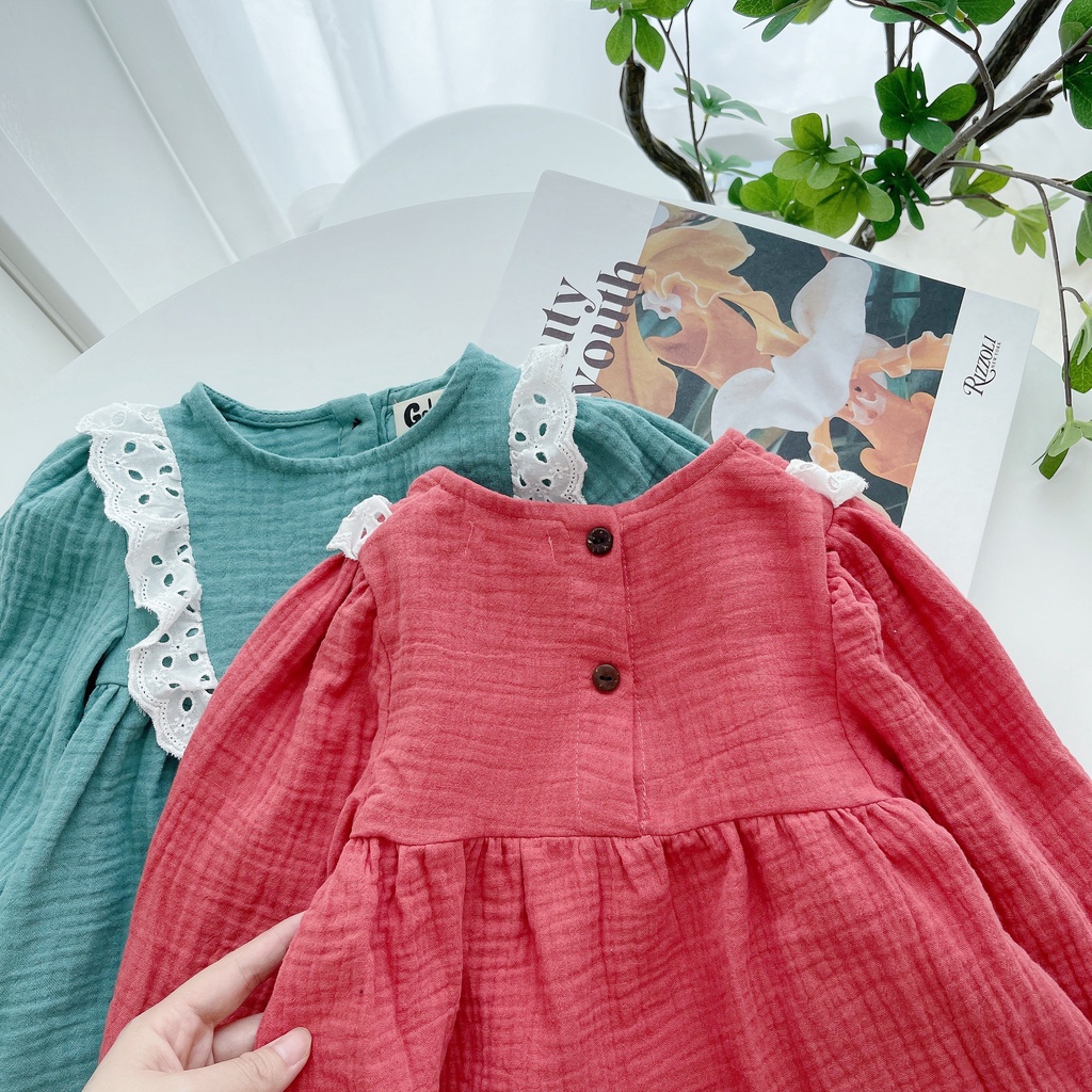 Bộ thu đông dài tay Dewkids cổ đính viền ren trắng vải xô mulin cao cấp cho bé gái