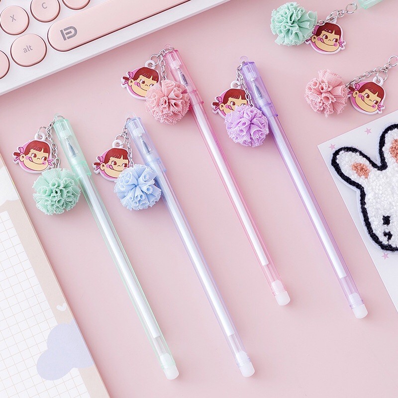 Bút bi nước bé gái móc hoa