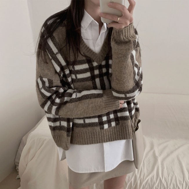 Áo Sweater Tay Dài Cổ Chữ V Kẻ Sọc Ca Rô Thời Trang 38399