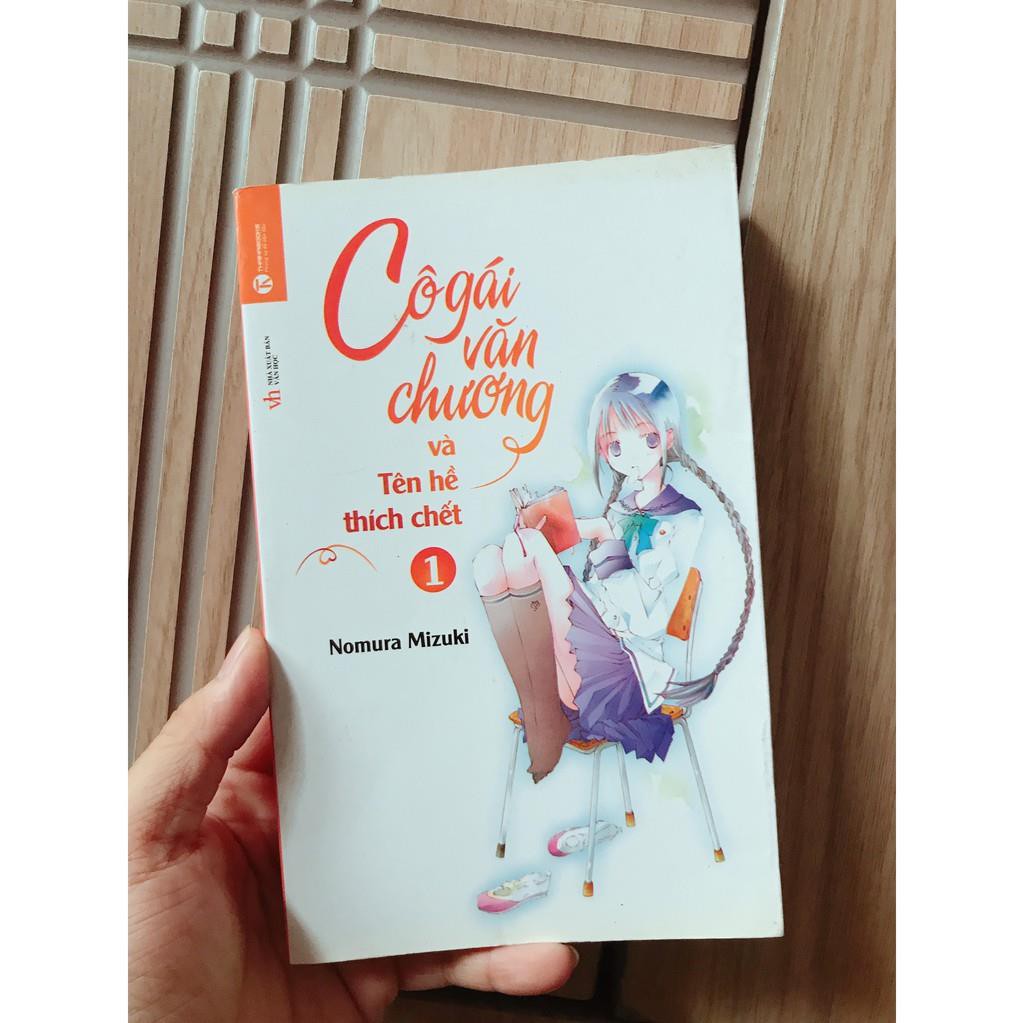 Cô gái văn chương và tên hề thích chết - Tập 1