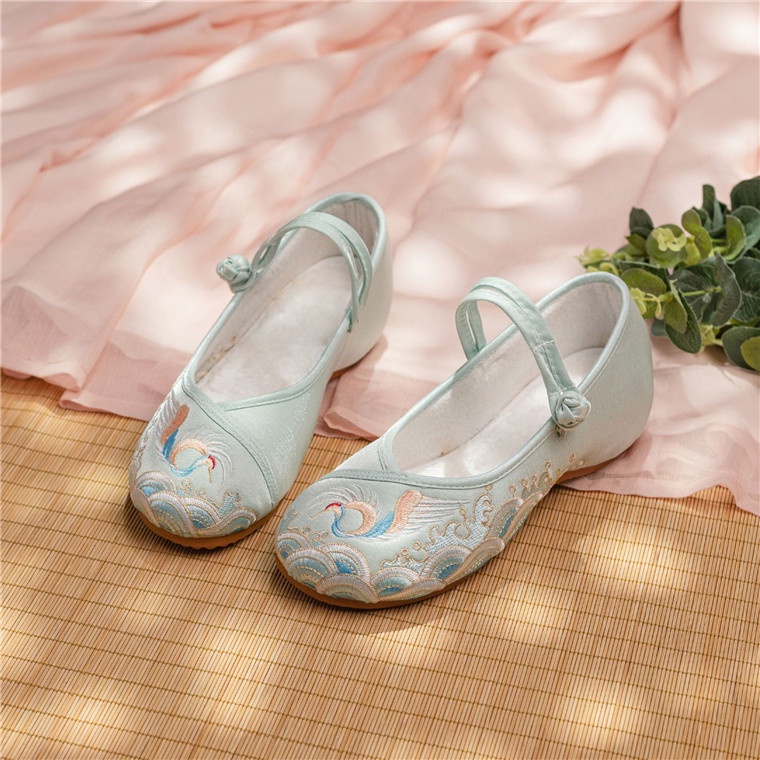 2023Giày Vải Satin Gót Thấp Thêu Họa Tiết Phong Cách Trung Hoa Cổ Điển Thời Trang Xuân Thu Cho Nữ