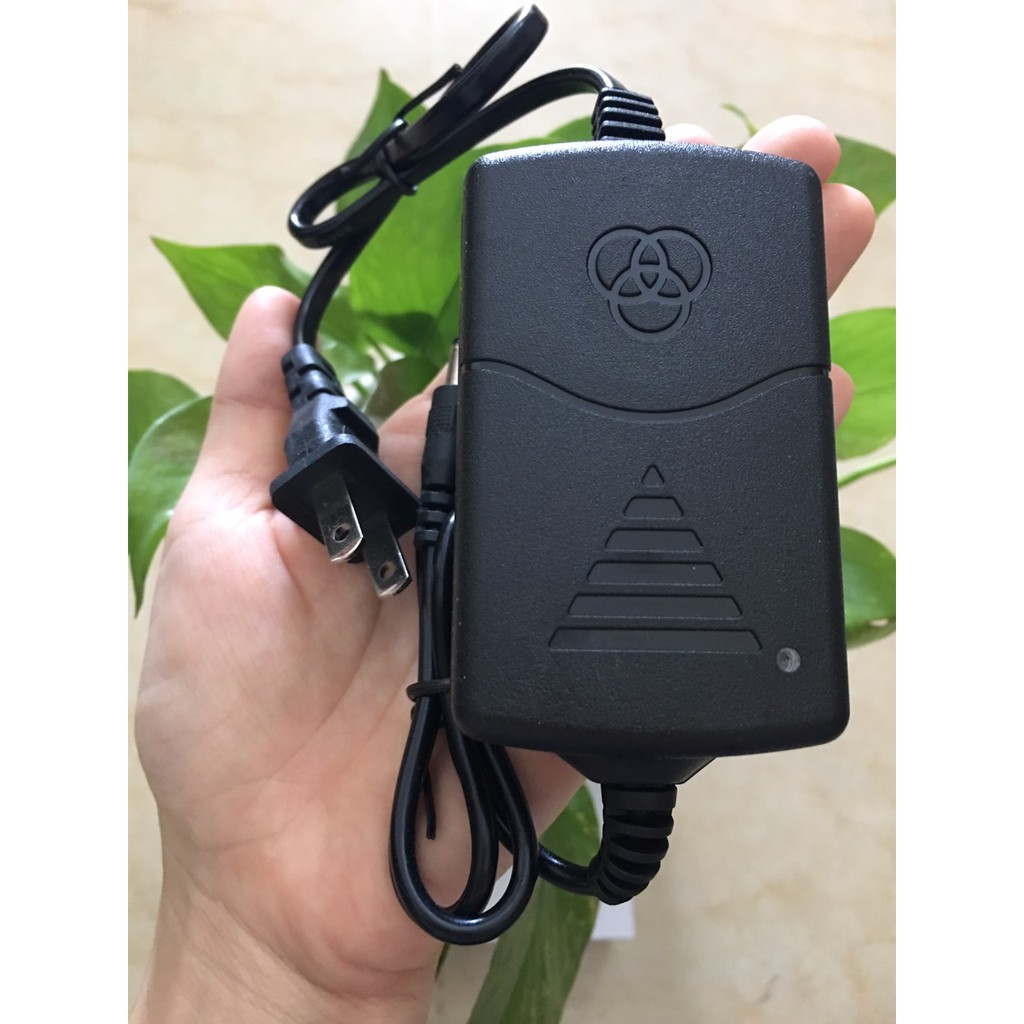 Adapter 12V 2A